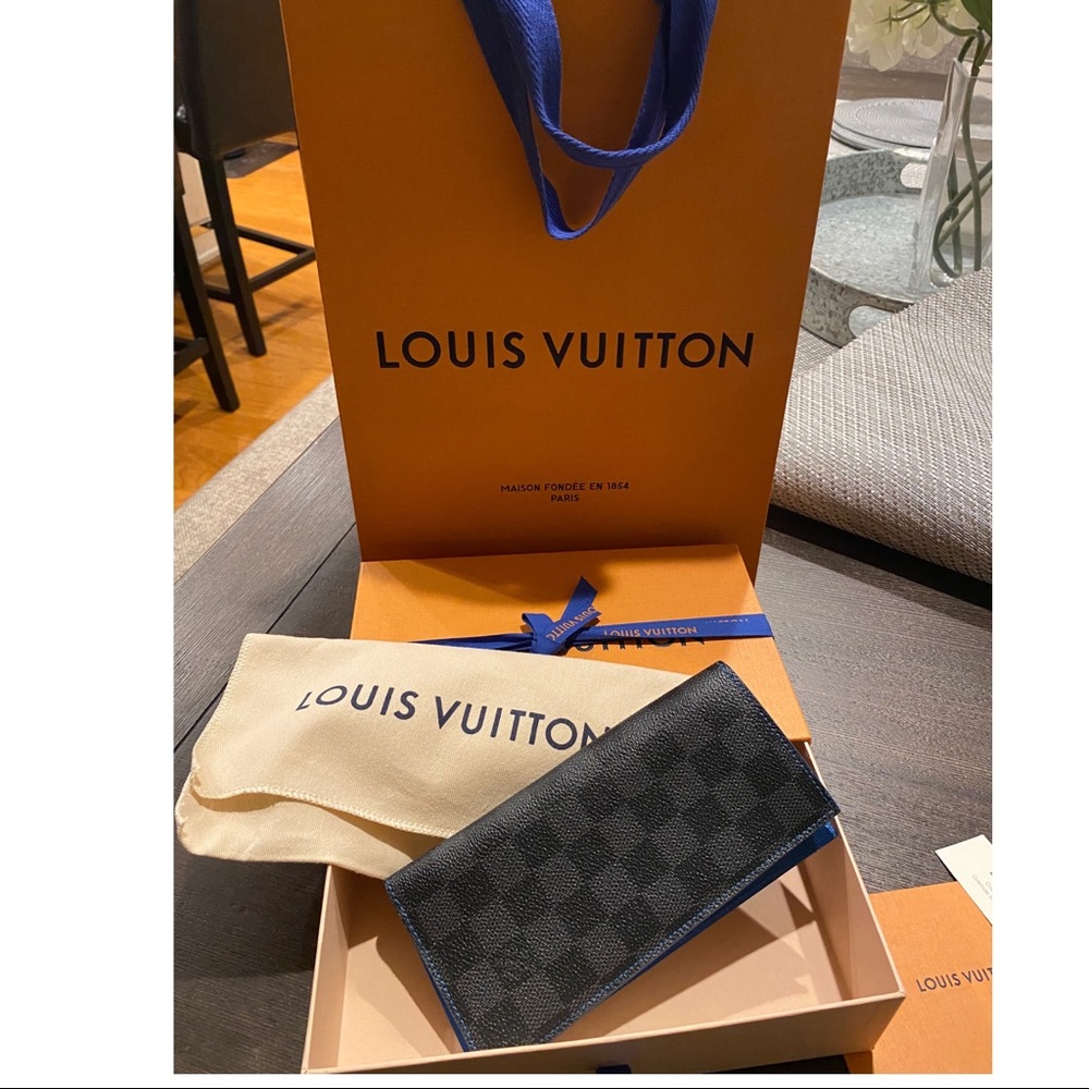 Louis Vuitton Damier Graphite Brazza Wallet
